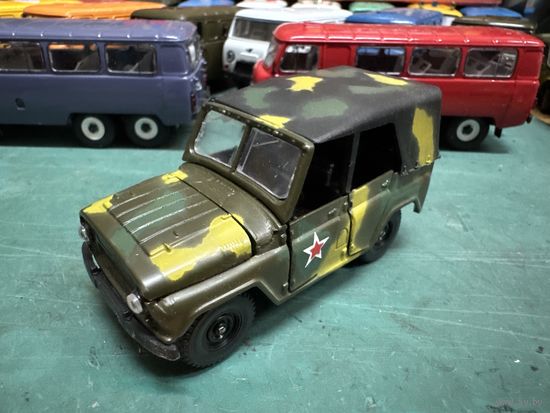 УАЗ-469 в камуфляже, Тантал, Агат, Саратов