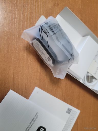 Фитнес браслет MI BAND 10