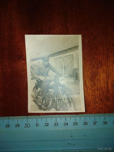 Фото польского солдата на немецком трофейном мотоцикле Уюндаппе 1945 год