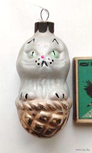 Ёлочная игрушка. Котик в корзинке.