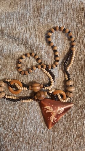 Бусы частично дерево,частично пластик