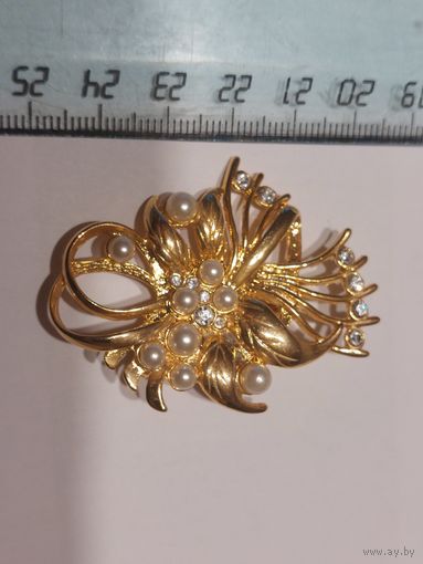 Брошь