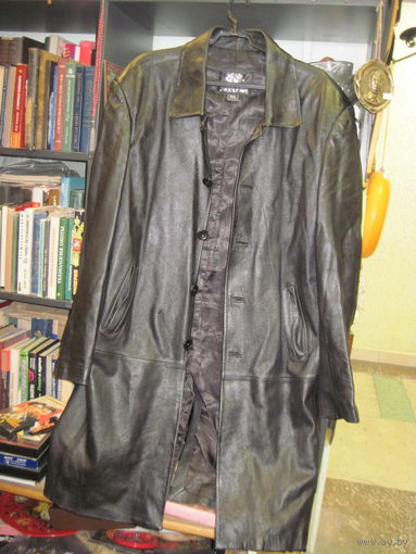 Пальто, плащ кожаный.