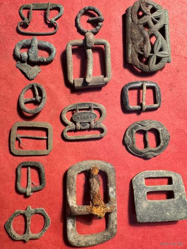 Пряжки.старинные.цена за все.