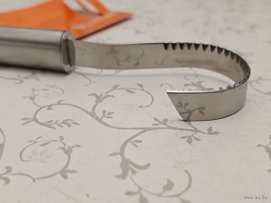 Нож-декоратор для масла, мороженого и т.п.