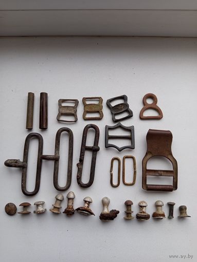 Военная фурнитура.