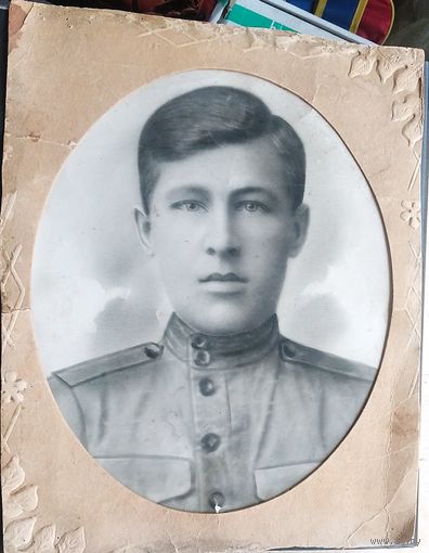 Фотопортрет солдата. 1940-50-е. Паспарту. 24х29 см.
