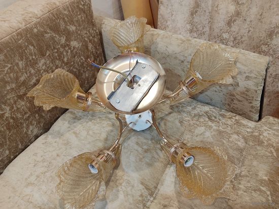 Люстра 5-рожковая с шикарными плафонами