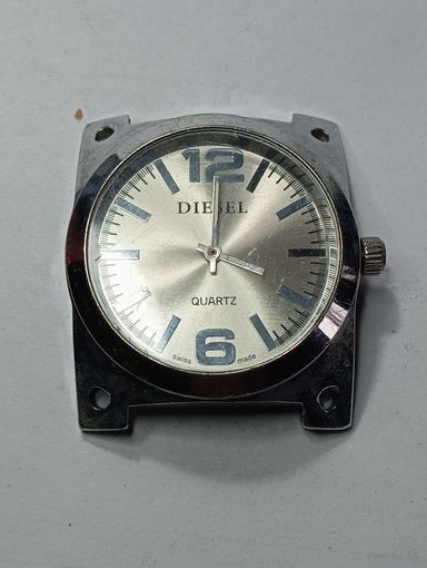 Часы кварцевые  DIESEL