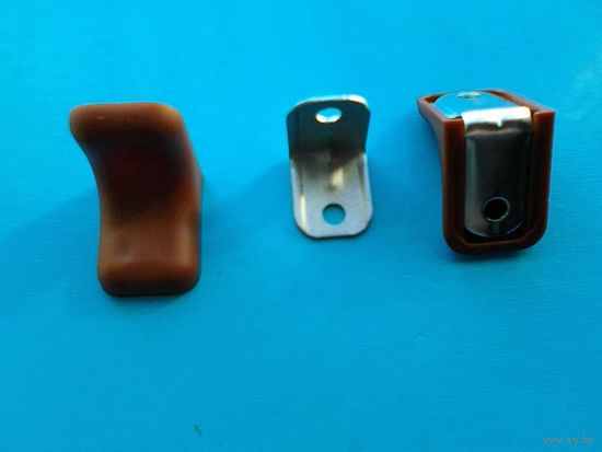 Четыре Уголка Полкодержателя - Одним Лотом - Размеры: - 2,5/2,5 см.