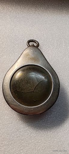 Чехол от старых карманных часов.