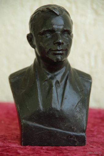 Бюст Гагарин высота 15,5 см