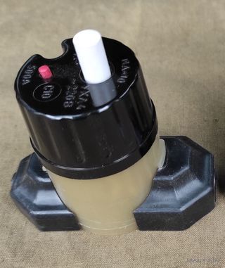 Предохранитель автомат ПА-10, ЧЭАЗ с основанием, РФ