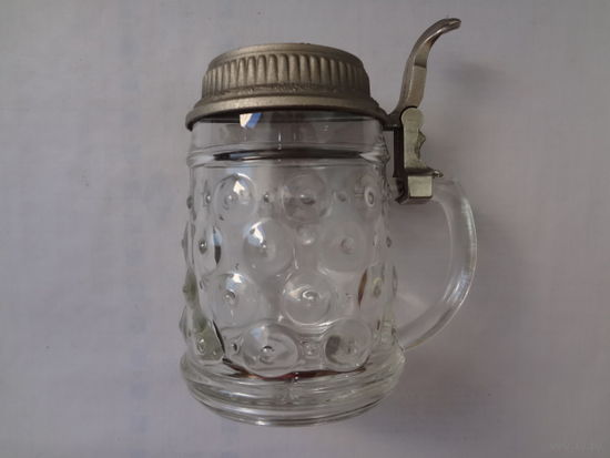 Пивная кружка Дама с пивной кружкой.