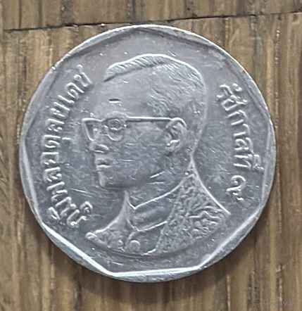 5 Батов Таиланд.
