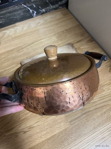 Медная кастрюля