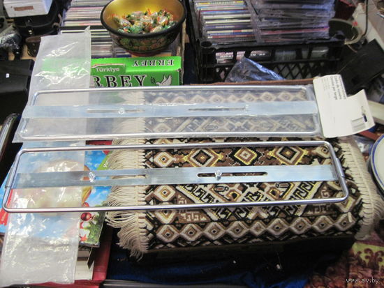 Металлические рамки для автомобильных номеров. За пару.