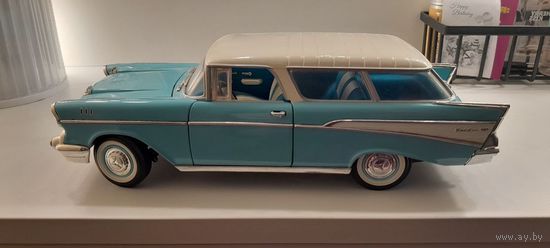 Модель 1:18 Road Signature 1957 Chevrolet Nomad