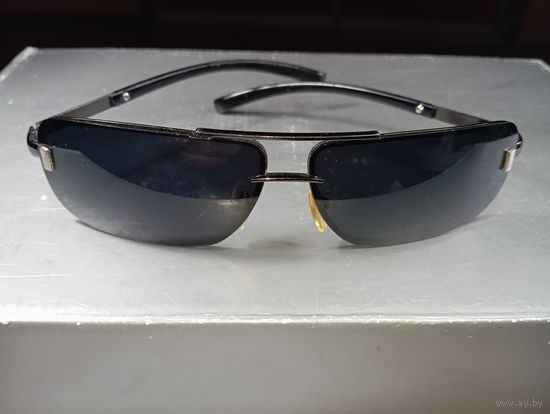 Очки прямоугольной формы с поляризационными линзами и металлической оправой.Предсезонная распродажа Винтажных солнцезащитных очков с рубля !