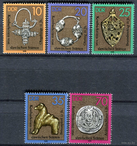 ГДР - 1978г. - Драгоценности славянских городов - полная серия, MNH, одна марка с незначительным дефектом клея [Mi 2303-2307] - 5 марок