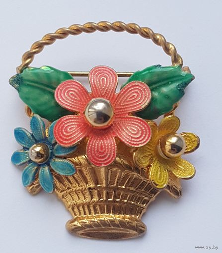 Брошь Корзина с цветами, СССР, 80-е годы, металлическая , латунь, позолота, размер 3,5 на 3 см