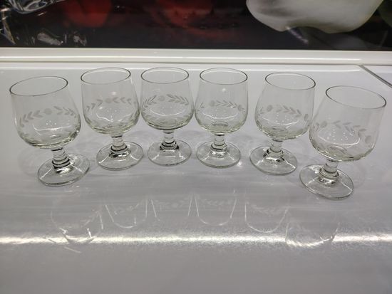 Рюмки на ножке. 6 шт.