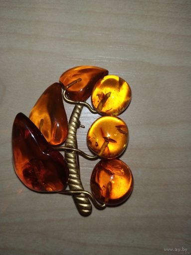 Янтарная брошь коньяк,латунь,позолота,винтаж СССР