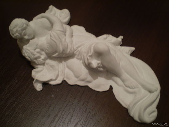 - Статуэтка ПАРА НА ОБЛАКЕ 27х17х6 см гипс