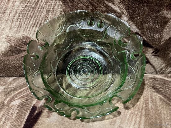 Ваза конфетница зеленое стекло