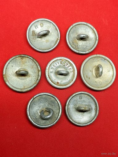Пуговицы Вермахт, все с клеймами - 7 шт. С рубля , без м.ц. См. др. мои лоты.
