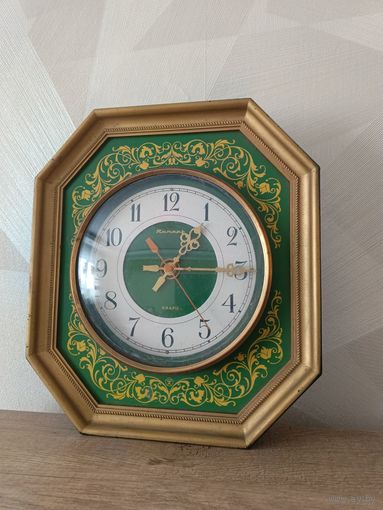 Часы "Янтарь" электромеханические, настенные