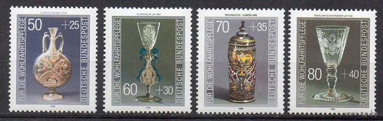 Почтово-благотворительный выпуск  Изделия из стекла ФРГ 1986 год чистая серия из 4-х марок (М)
