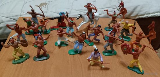 Большой лот ковбоев и индейцев, 20 шт в одни руки.