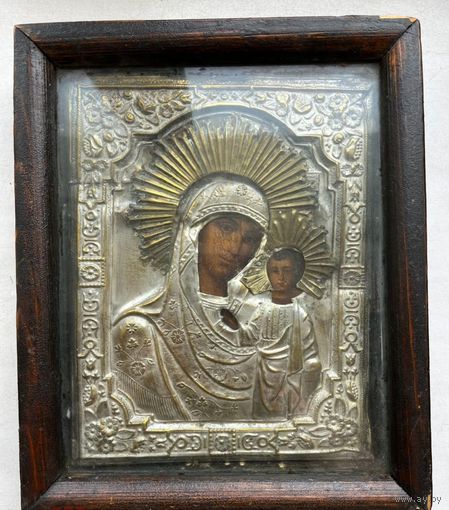 Икона Казанской Божией Матери с окладом в киоте
