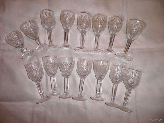 Хрусталь из СССР.15 рюмок.С рубля.