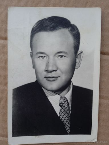 Артист Б. Андреев