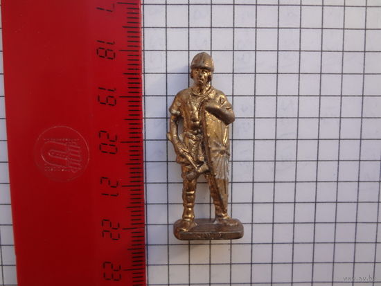 Солдатик со щитом (1).