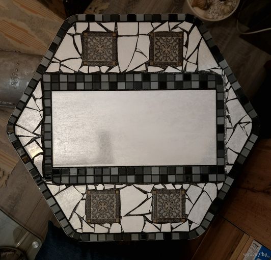 Стол журнальный декорированный ''Зимний ручей''