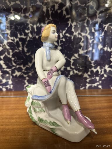 Статуэтка фарфоровая Конькобежка, Полонне, много лотов с рубля