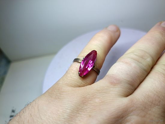 Кольцо с фиолетовой вставкой на тонкий пальчик. аЗвезда875пр. 1.7см диам.