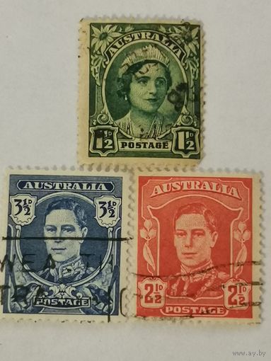Три марки из серии 1942 года