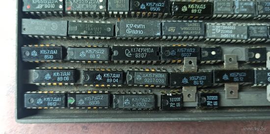 Микросхема К157УД2