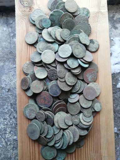 Монеты 225шт.