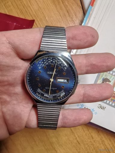 Часы ракета вечный календарь, на ходу