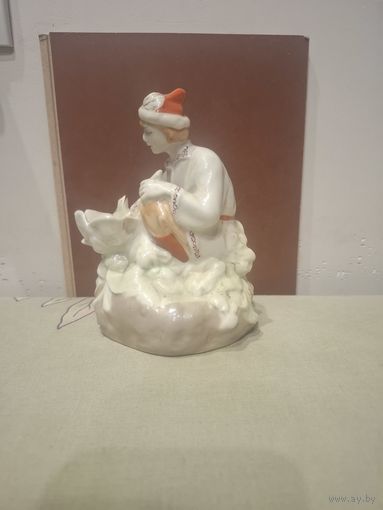 Фарфоровая статуэтка =Иван царевич и лягушка=Минск старый