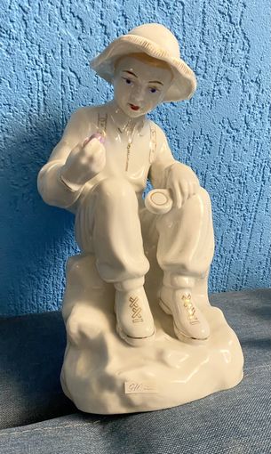 Огромный статуй "Юный геолог" ЗХК , УССР 1960- е годы , 30 см. ЛЮКС!!!