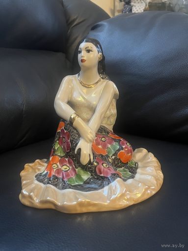 Статуэтка "Земфира" (сидячая )