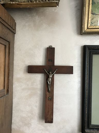 Старинное распятие.