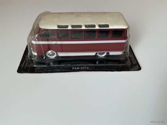 Автолегенда РАФ-977Д.