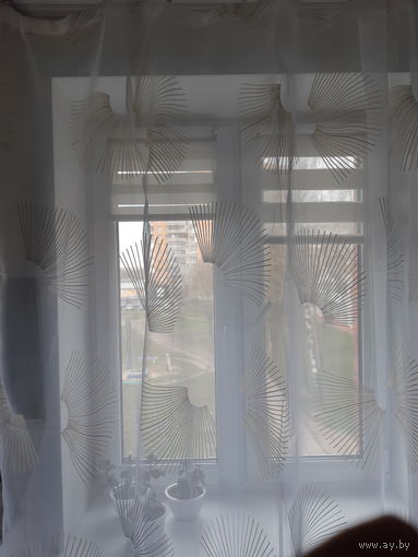 Новый готовый тюль. Высота 2, 25 метра, ширина 2 метра.